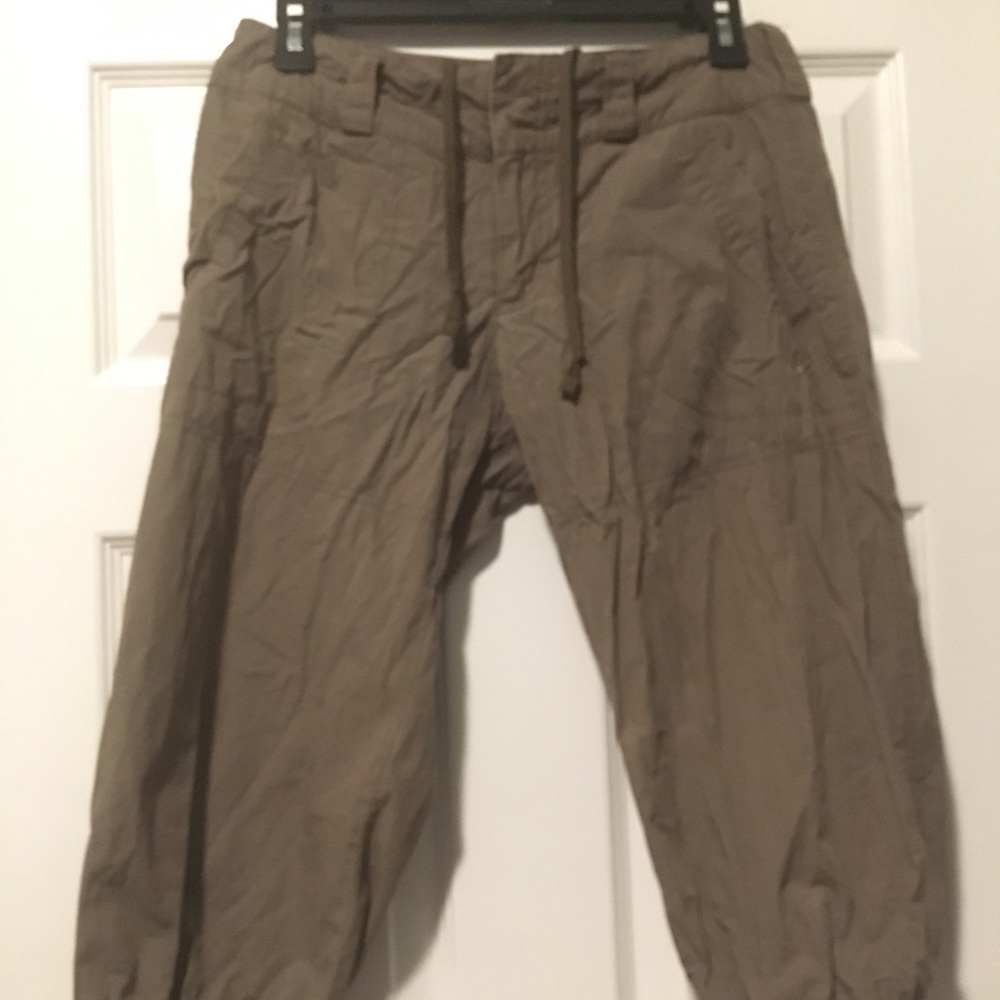 Nike women’s/junior’s capris sz S 4-6 Brown